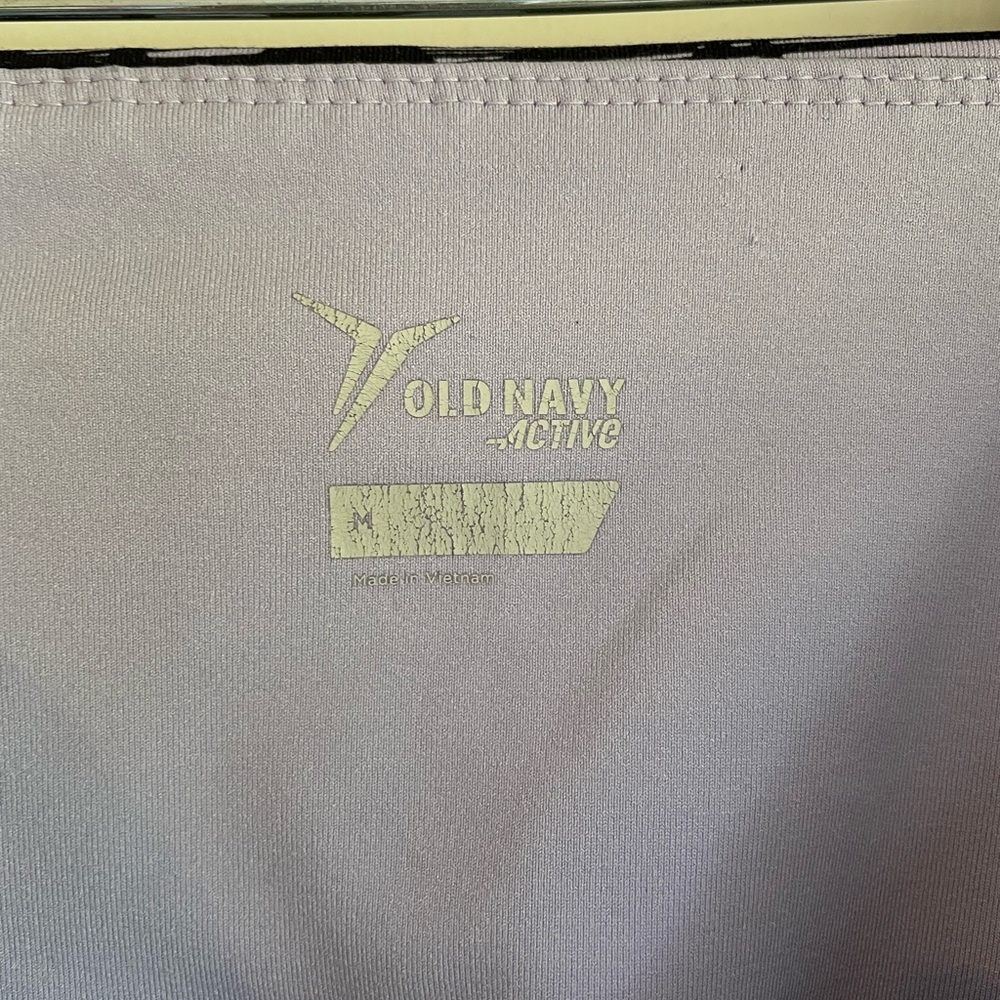 Old Navy Active Lavender and Black Cropped Leggings Size M - Picture 4 of 4